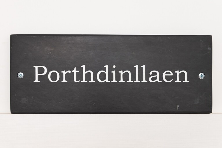 Porthdinllaen - i griw o hyd at bedwar person Porthdinllaen - i griw o hyd at bedwar person